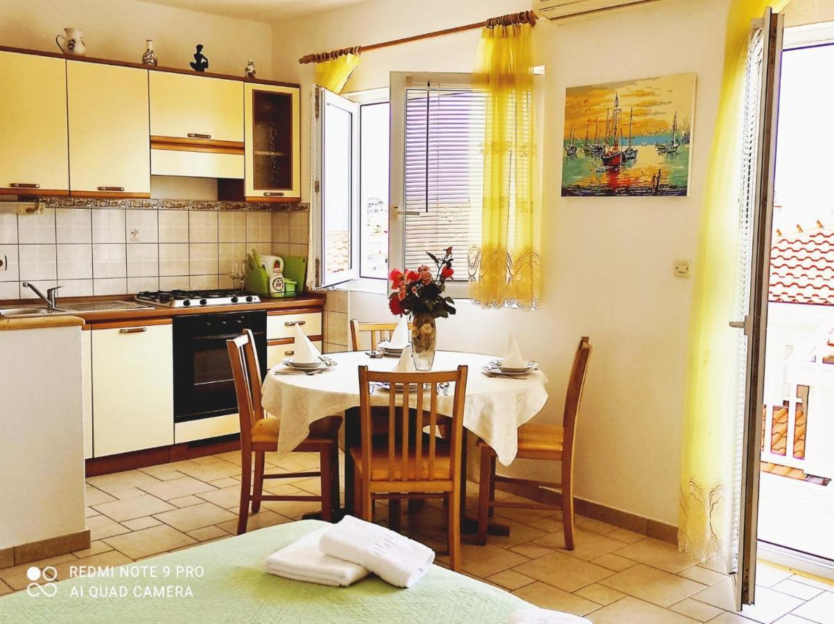 Topic Apartment *